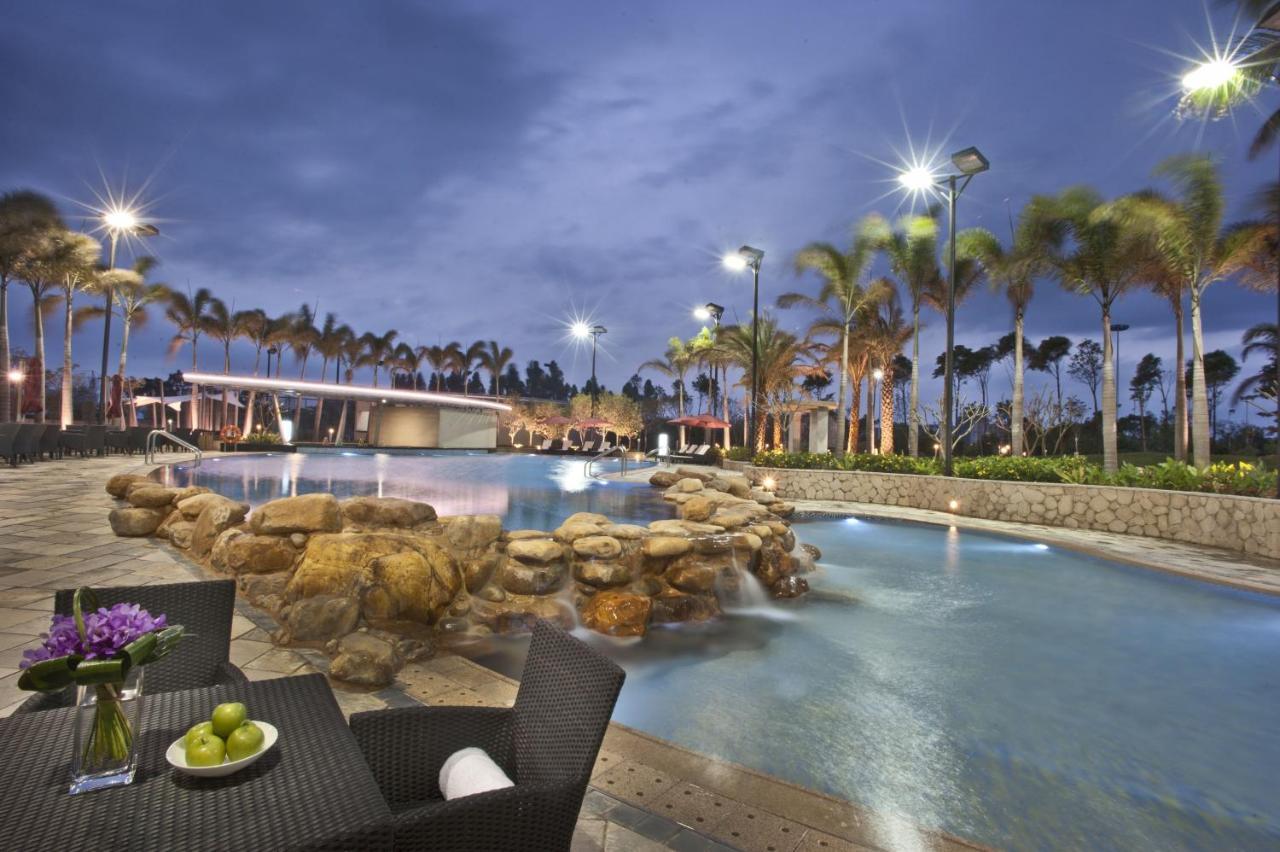 Отель Crowne Plaza Huizhou By Ihg Экстерьер фото